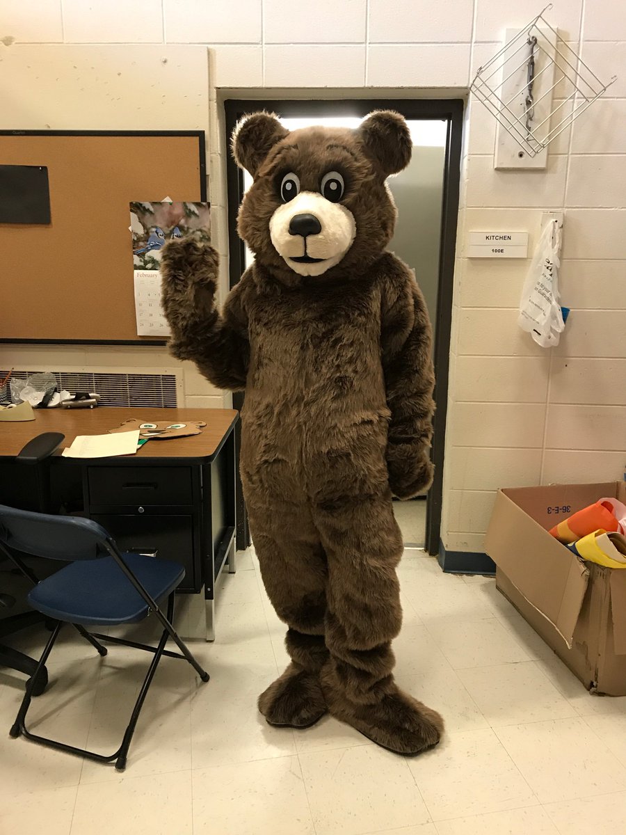 mdiaz112's tweet photo. Waiting to surprise the students #112leads #GB112 #engage112 https://t.co/eSXa4llY7l