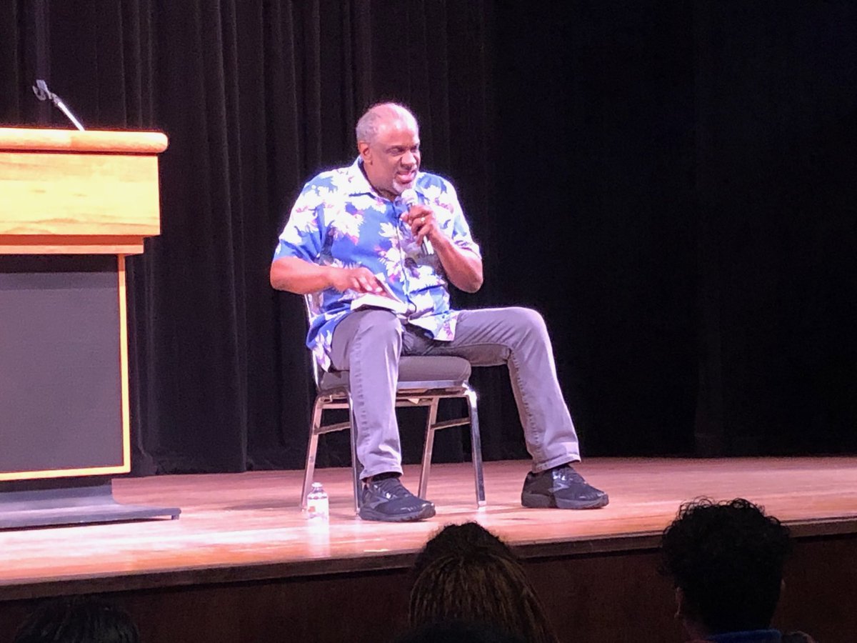 Herff Academy 6/7th graders enjoy popular children’s author Christopher Paul Curtis at the Carver Center! All students received an autographed copy of one of his books! ⁦<a href="/SAISD/">San Antonio ISD</a>⁩
