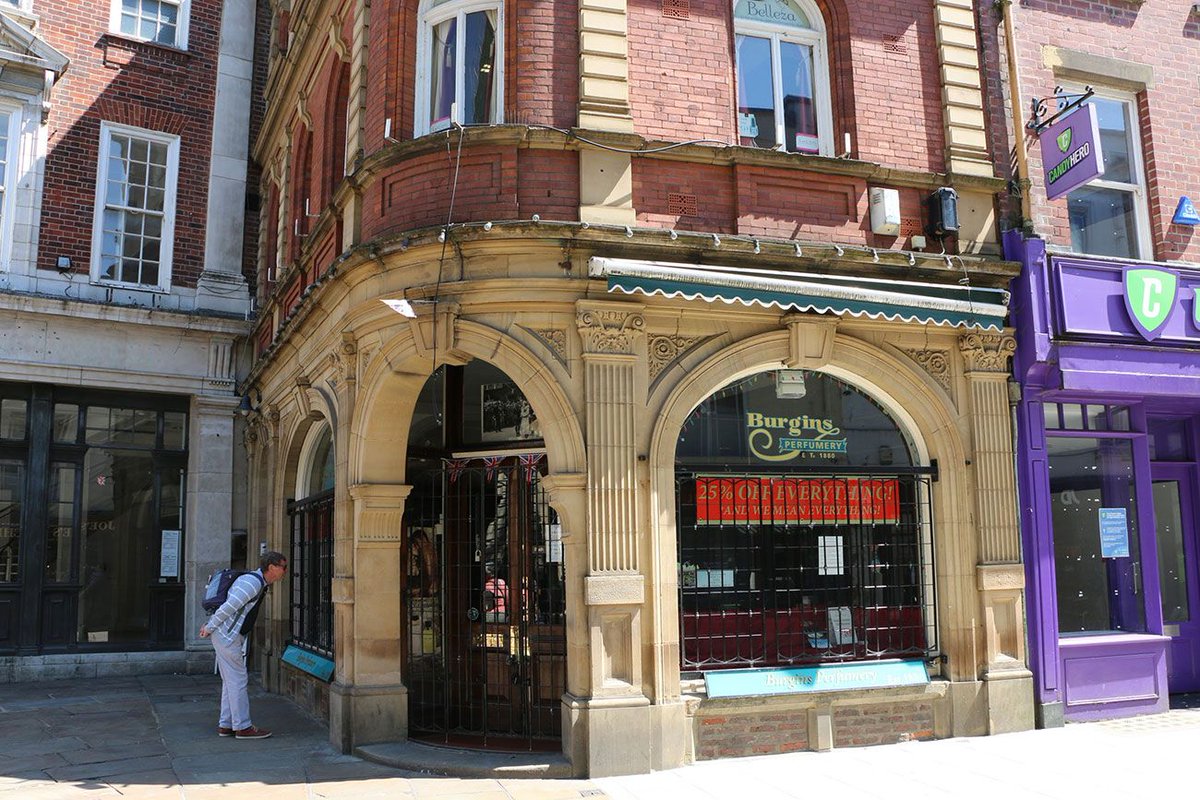 theyorkmix's tweet photo. Landmark Coney Street building to be reborn as a café 
https://t.co/kb1AOp2ikv https://t.co/HTlWdfHGVJ