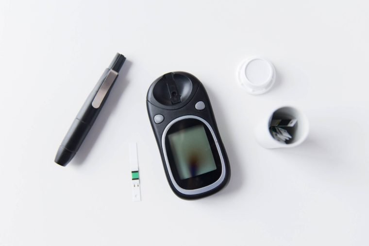greystonebooks's tweet photo. Author of The #DiabetesCode, @drjasonfung has helped countless patients reverse #Type2Diabetes using #DietNotDrugs.
Here are just 7 of those stories from @readersdigest!
🍽ARTICLE: https://t.co/0j63aDyfGE
📘BOOK: https://t.co/CWS3pcaufF
#IntermittentFasting @IDMProgram https://t.co/BYwvQlj5Ht