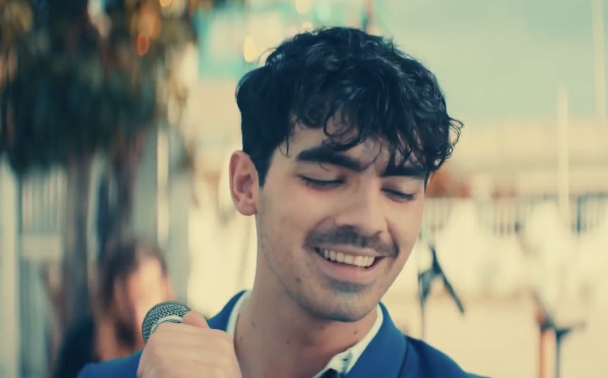JBGirls9's tweet photo. What a beauty 🙈
#CoolVideo 
#CoolVideoAtMidnight 
#JonasBrothers https://t.co/uFRHU7PWCr