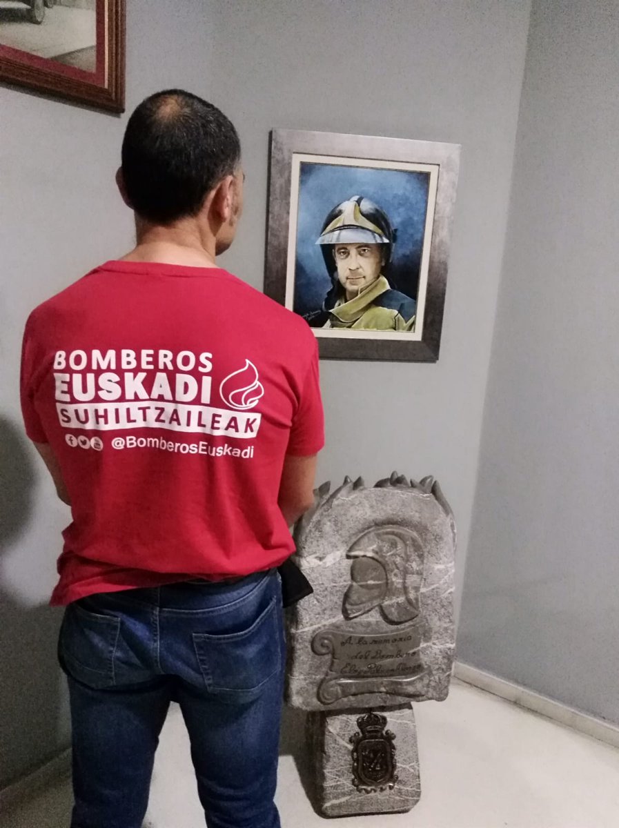 Ya estamos en Oviedo. Compañeros de todo el estado acudimos a dar apoyo y cariño a Eloy, su familia, y sus compañeros #TodosSomosEloy