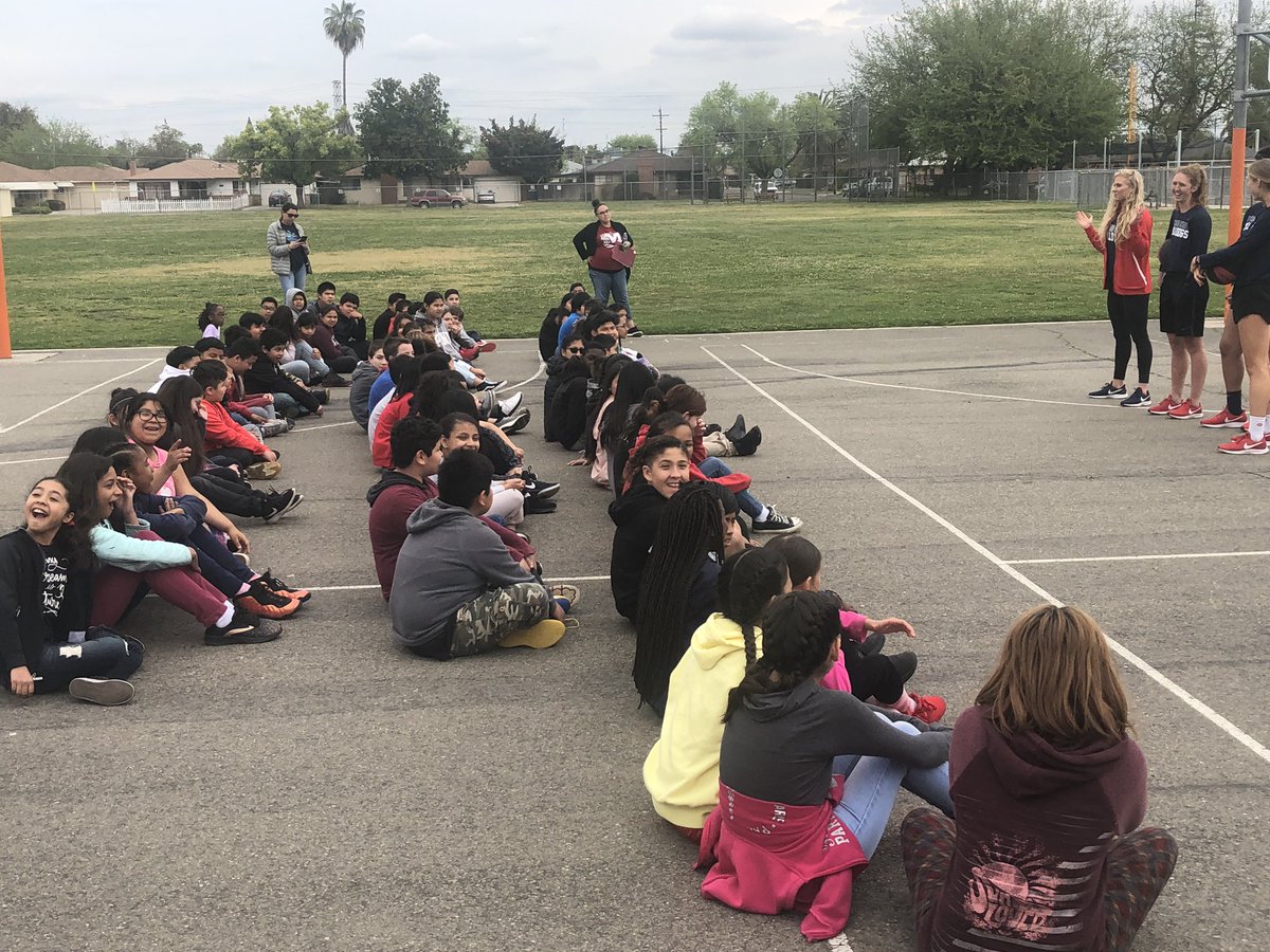 axhowel's tweet photo. A huge shoutout and Thank You to @Fresno_State and @FresnoStateWBB for supporting Wishon Elementary @fresnounified 6th graders!! So fun! #GoalTwo #InServiceForOthers @BobNelson_FUSD @Fresno https://t.co/3HelfpUe9O