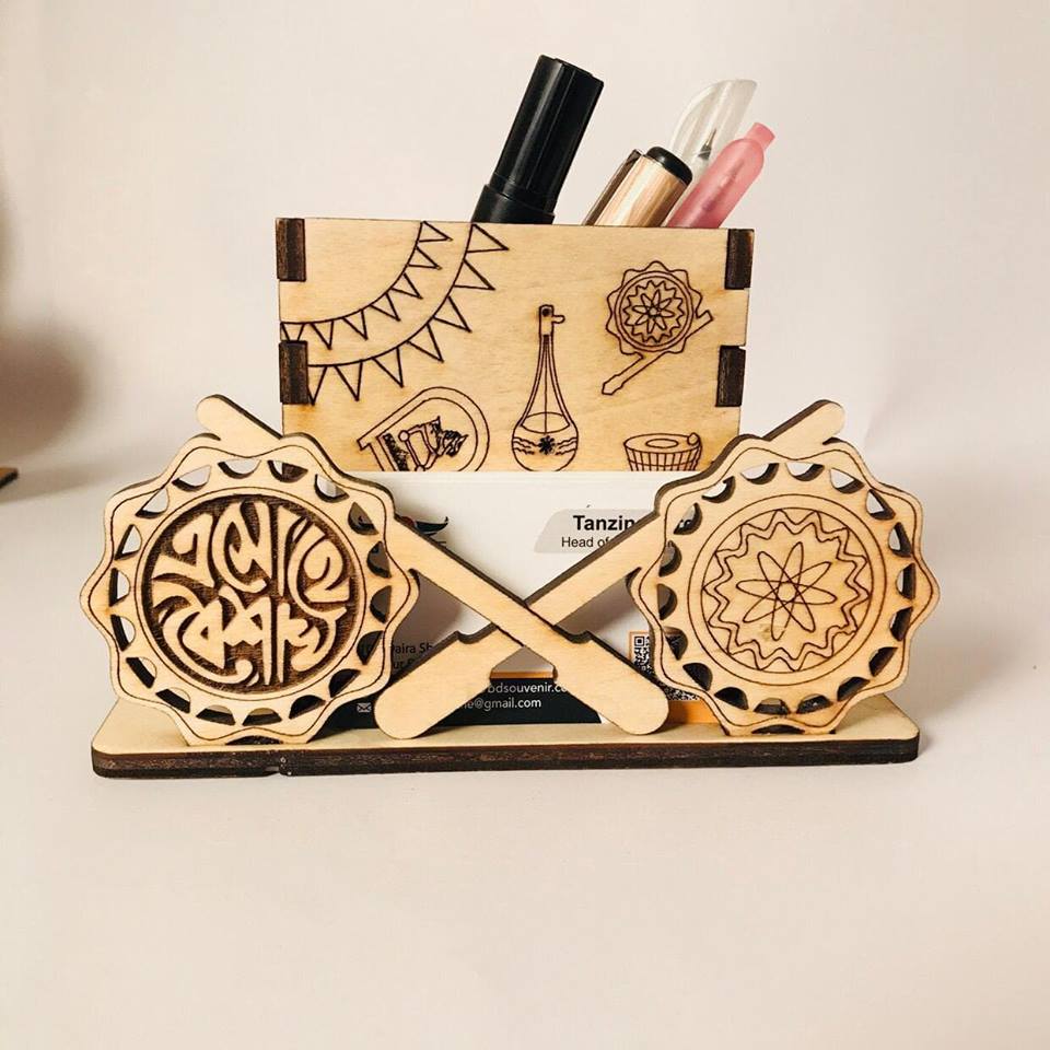 RangdhanuDesign's tweet photo. Wooden desktop organizer with Slot for pen and card
Minimum Order Qty 100 units.
Price: 190/- per

For details 📞 01941312612 or 01978312612 https://t.co/U8ivDeJW1X
