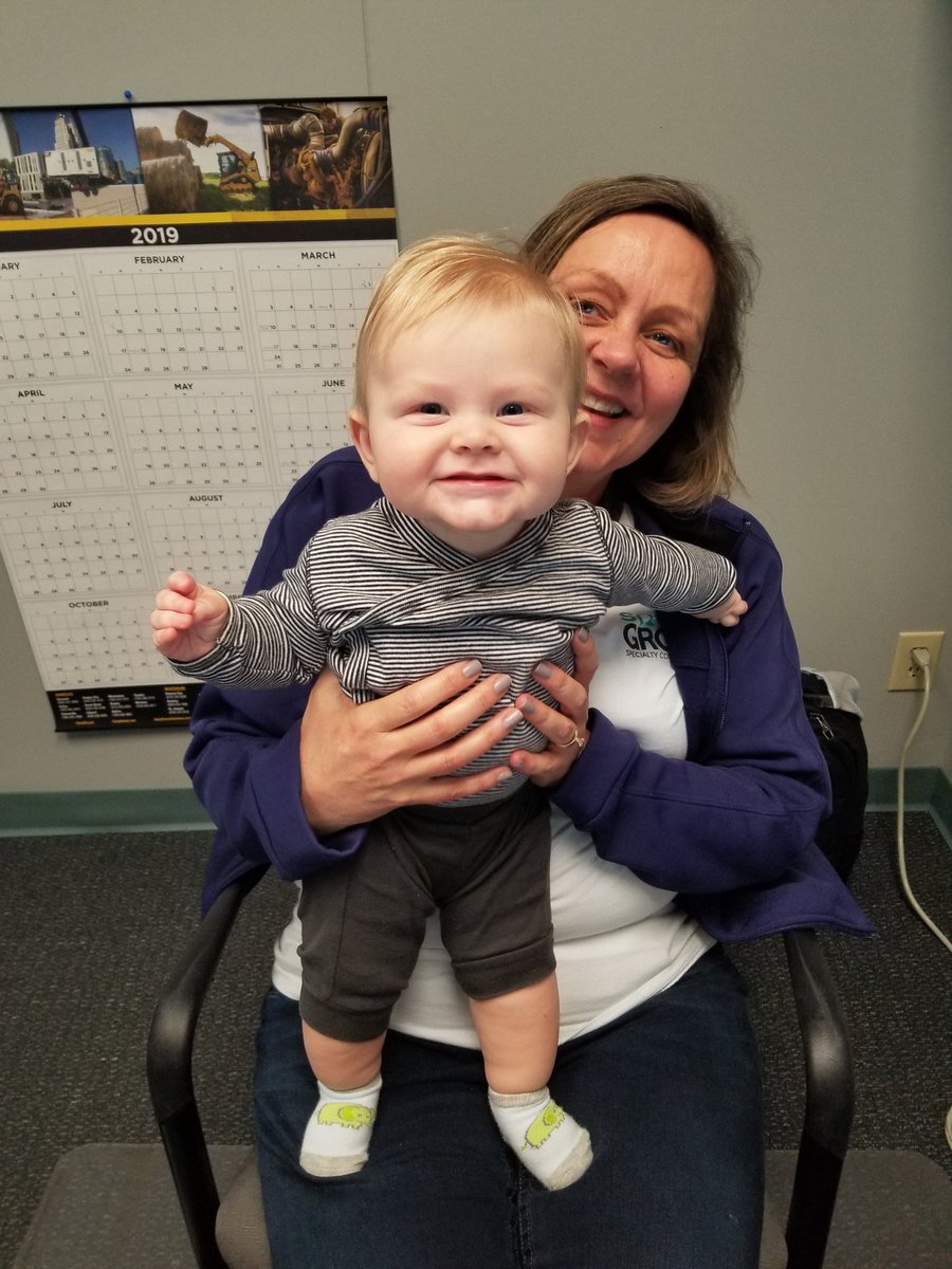 SorellaGroup's tweet image. Double bonus today! It&apos;s Friday AND there&apos;s a baby in the office. #futureprojectmanager #friyay #grandbaby #henry @SheilaAnn01