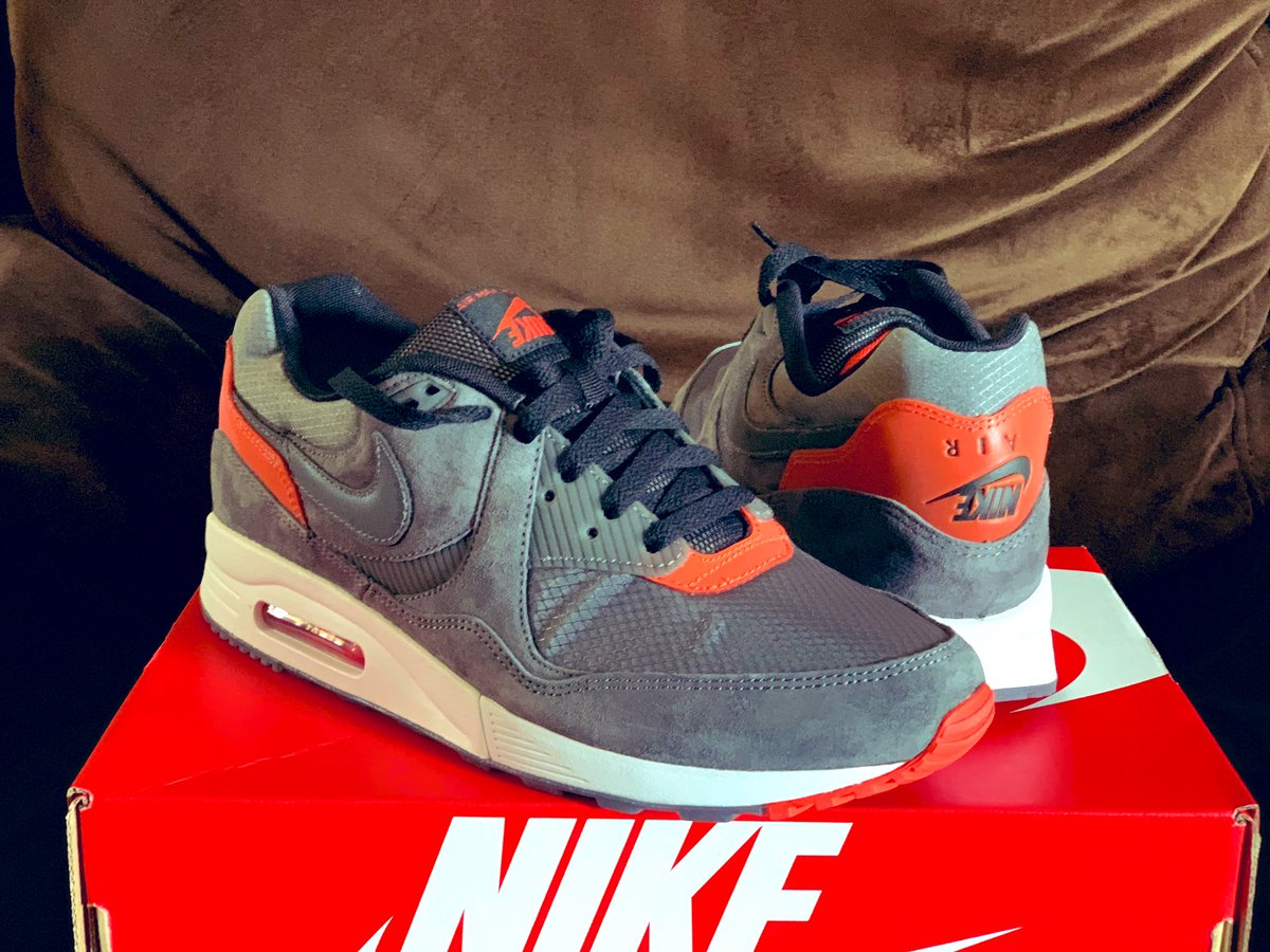 Islandsnkrs's tweet photo. Nike x Size? Air Max light 🔥 🔥 they killed this! 👌🏼 #suede #3M #dope #sneakers #nike #airmaxlight 

Huge thanks to my brother @jampony25 for letting me ship this to him first since Size? Orders will take 4-6 weeks to be delivered to Me. 🙏🏼 🙏🏼 https://t.co/wB7q13eeA3