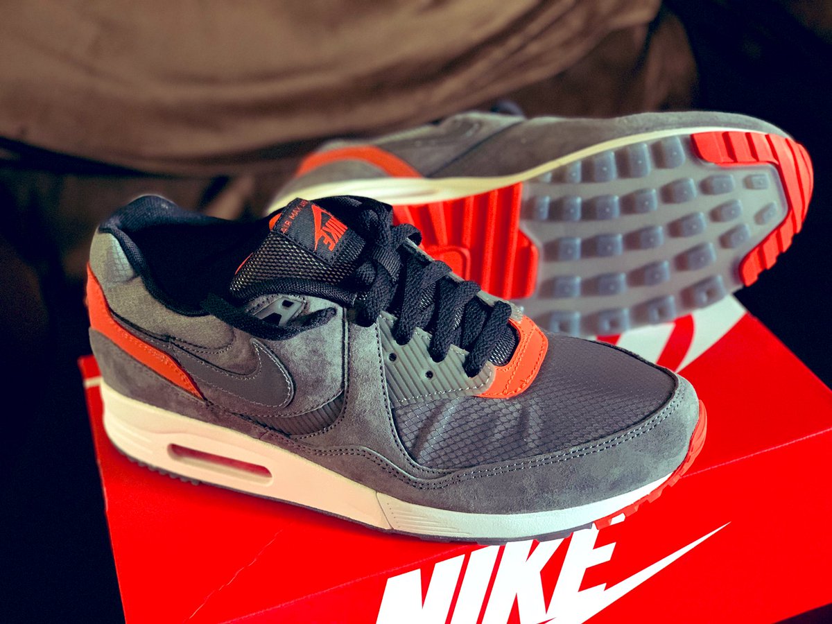 Islandsnkrs's tweet photo. Nike x Size? Air Max light 🔥 🔥 they killed this! 👌🏼 #suede #3M #dope #sneakers #nike #airmaxlight 

Huge thanks to my brother @jampony25 for letting me ship this to him first since Size? Orders will take 4-6 weeks to be delivered to Me. 🙏🏼 🙏🏼 https://t.co/wB7q13eeA3