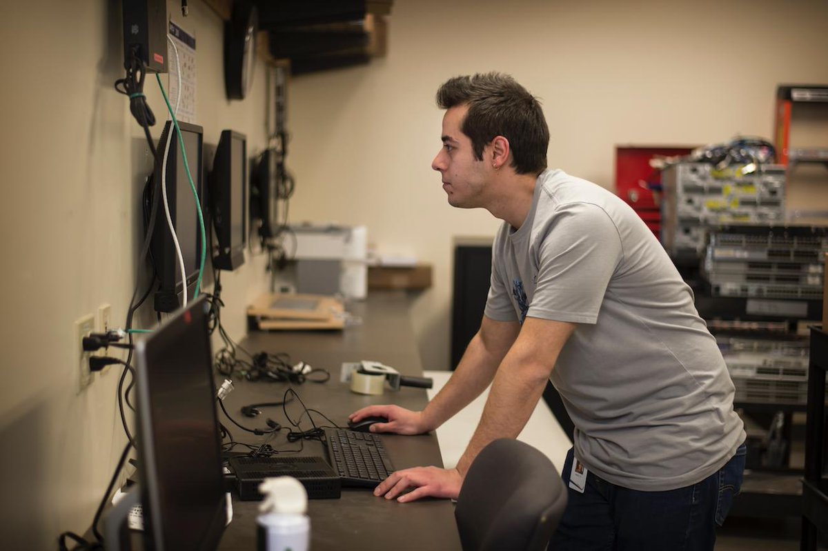 BowValley's tweet photo. Three years ago, we noticed an increasing demand for #IT professionals across #YYC and the province.

Our new Information Technology Systems diploma will, as Bow Valley College IT department's Hector Henriquez says, "open doors for more IT workers" ➡️ https://t.co/IPfMRkS8S6 https://t.co/8DOoj17DTb