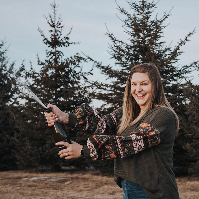 APieceOfAlyse's tweet photo. It’s finally FriYay! 🎉🍾
.
Also - A Piece of Alyse turned 3️⃣ this week! I can’t believe it’s already been three years of documenting our projects and sharing our crazy life! 💕 Here’s to many more years! A huge thank you to everyone who has been follo… https://t.co/pSB8vjf2jO https://t.co/MpOSsbF3Kf