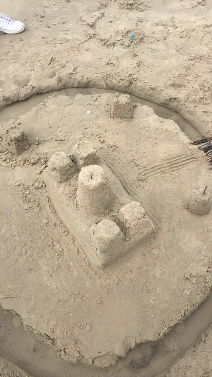 teamprufus's tweet photo. In my opinion our sand castle was the best #teampruvis @BakerScienced @BellaireHigh #cardinalpride https://t.co/gTHGX0SLaT