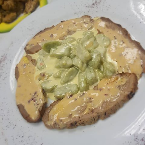 barriott's tweet photo. #EntradasBarriott Roastbeef acompañado de #gnocchi al roquefort y bañado en salsa #bearnesa . Como solo nosotros lo sabemos preparar. https://t.co/pMc7nV07Lp