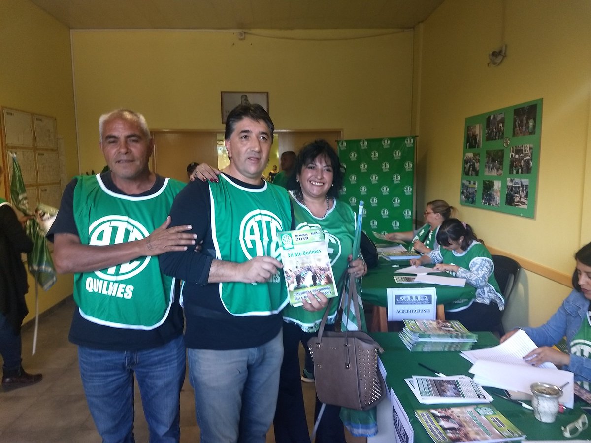 ate_quilmes's tweet photo. #Ahora
#AsambleaAnual
#ATEQuilmes
#MásQueUnSindicato
Los Compañeros y compañeras en la acreditación, hoy memoria y balance. #EstoEsATE https://t.co/0ZmtH31s1S