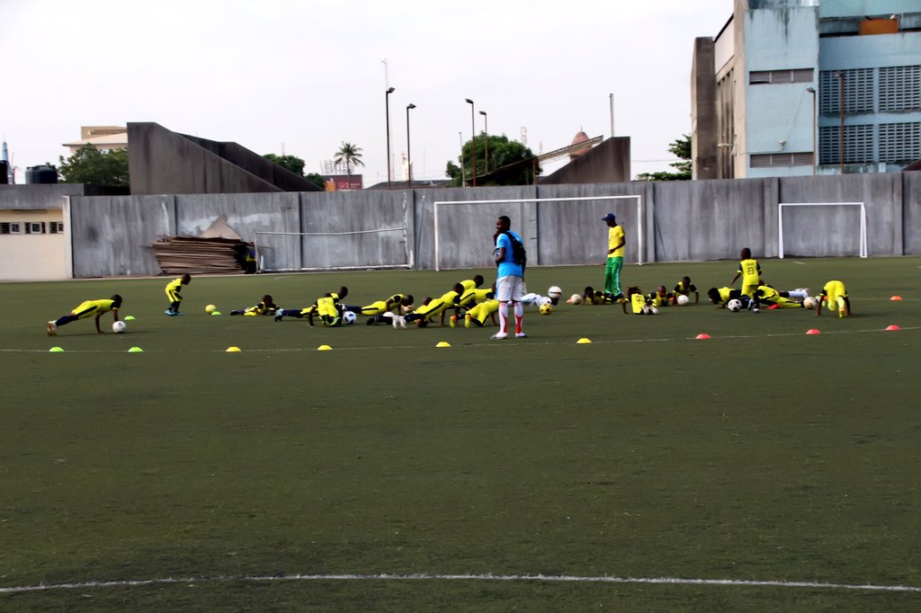 f8ballersafrica's tweet photo. #F8ballersAfricaAcademy armed up for their first gane against Pacers Football Academy. https://t.co/zxhDKJKk46