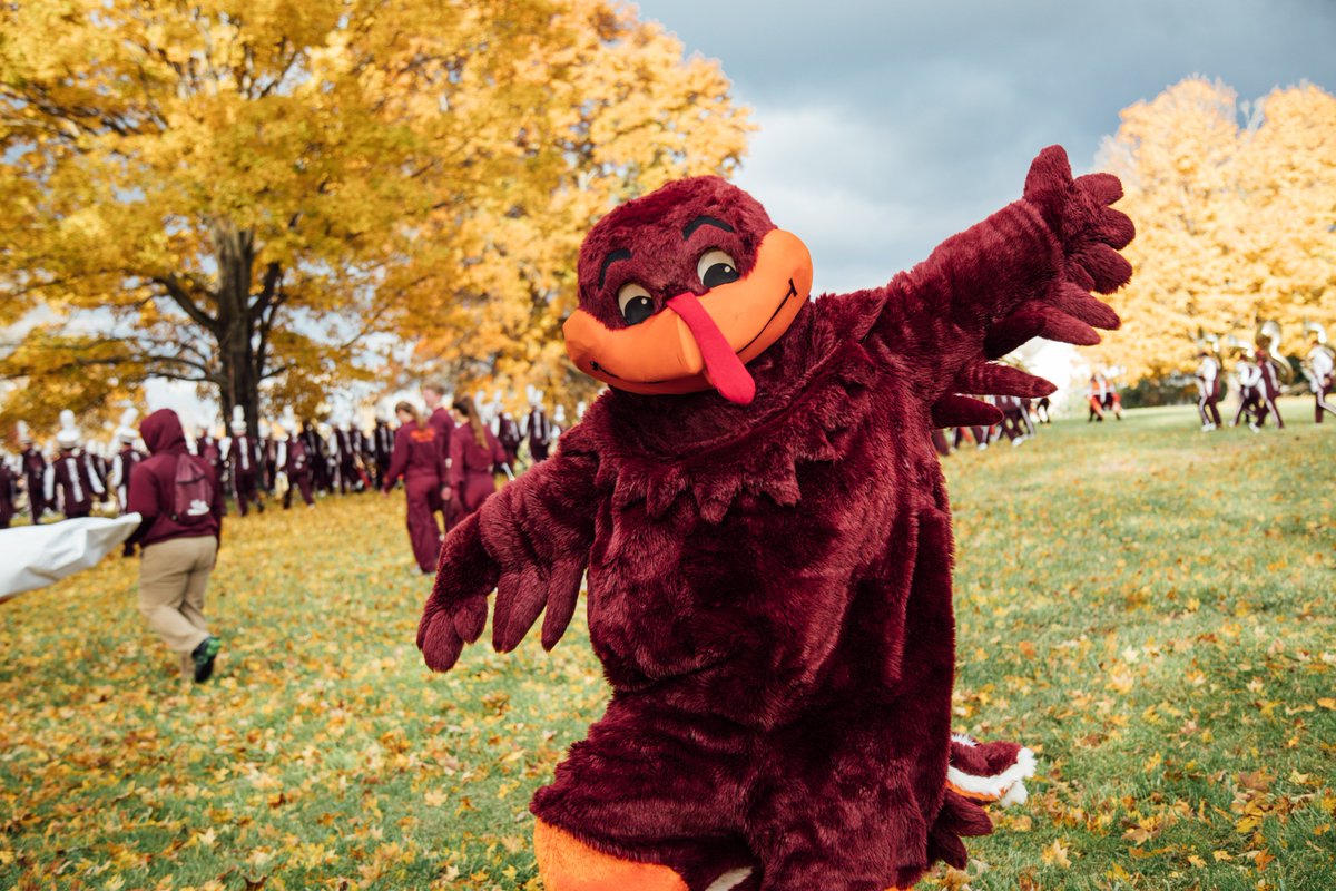 FollowMeToVT's tweet photo. Hey, #VT23! We are super excited to see you this weekend for Hokie Focus! 🎉 🙌 Be sure to use our custom Snapchat filter when you're at Burruss Hall or Squires Student Center! #HokieFocus2019 https://t.co/rXEpLoA32P