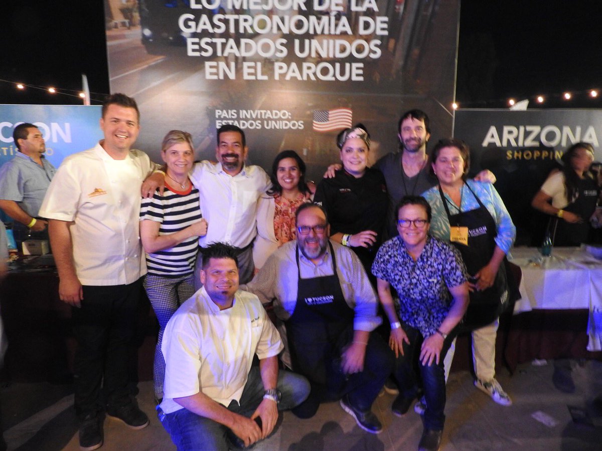 Para cerrar con broche de oro el programa de #CulinaryDiplomacy la <a href="/chef_traci/">Traci Des Jardins</a> y chef <a href="/MarySueMilliken/">Mary Sue Milliken</a> participaron en <a href="/SonoraFestChef/">Festival del Chef Sonora</a> organizado por <a href="/FundacionGanfer/">Fundación Ganfer</a>. Su participación se centró en la inclusión y la participación de la mujer. #eatwithUS 🍽️ #womenempoweringwomen