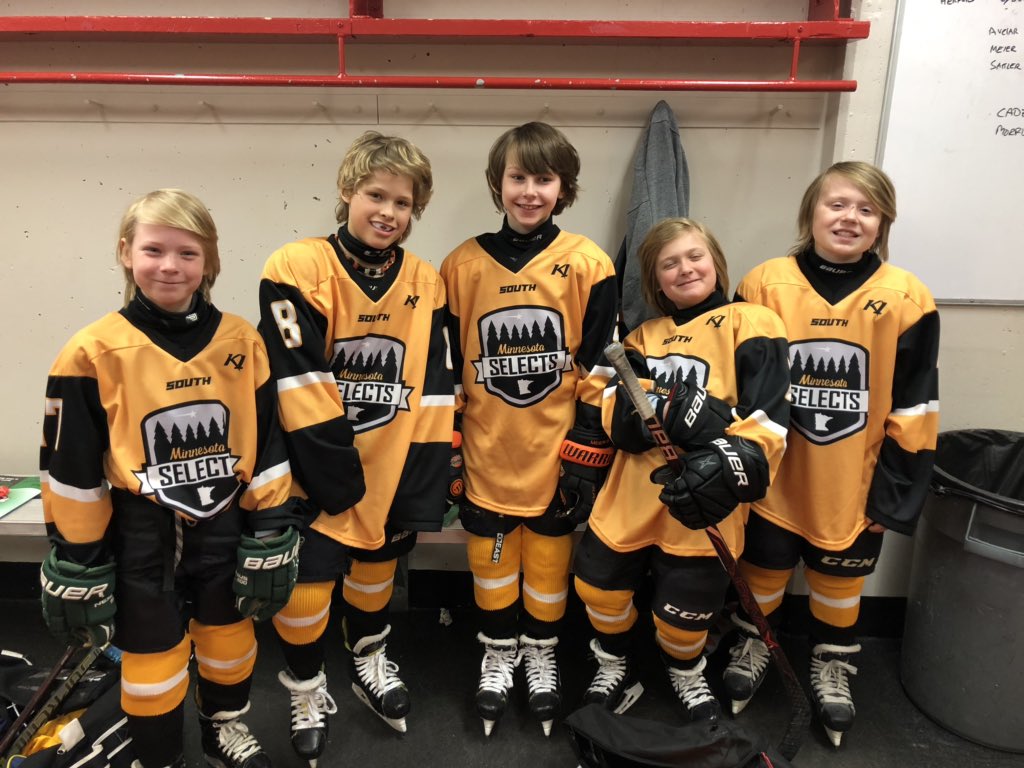 The 2009 South Region boys brought the lettuce for the <a href="/MNSelectsHockey/">MN Selects Hockey</a> #festival2019 weekend. #mnselects