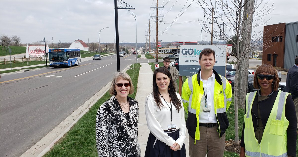 MartinCityMO's tweet image. Shoutout to all the Martin City CID businesses, @KCMOPlanning, @mcmanuskc @Scott_TaylorKC @vwolgast @SouthKCChamber, @ThinkViralKC, JMFahey Construction &amp;amp; @EDCKC for your relentless efforts to move our 135th Street project forward! 🙌