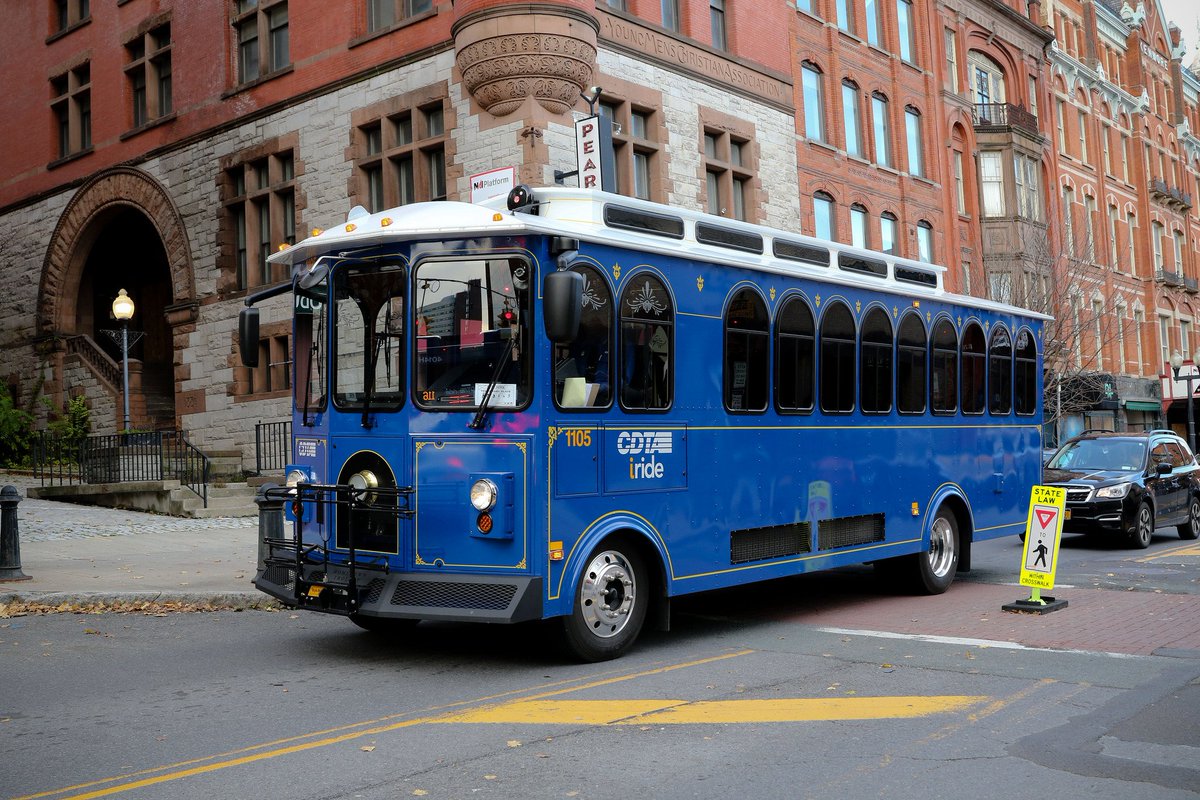 CDTA's tweet photo. Let's have a #TrolleyGoodTime tonight at #FirstFriday in @AlbanyBID and @LarkStreetBID ! Park for free and let the trolley take you around to great food, drink, music and art! Rides start at 5pm! https://t.co/2sy4U6LoQy