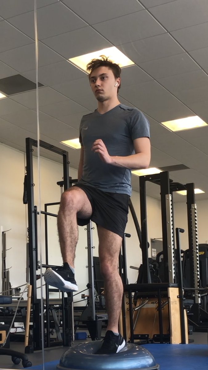 nathanbrown800's tweet image. Finally stress fracture free, looking forward to getting back to running, training and eventually racing! #lsac #nikerunning @PdwSports