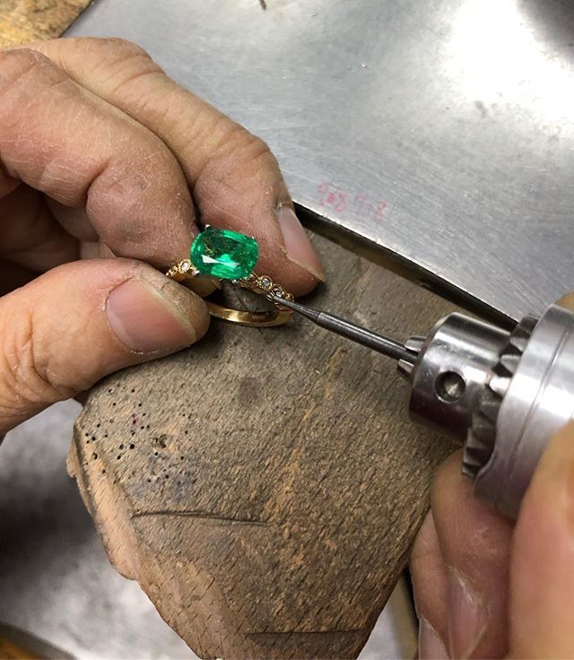 MimiSoJewels's tweet photo. Working intensely on completing this custom 3.00 carat green emerald for a surprise engagement next month! Emerald is the birthstone for May! I designed this setting 20 years ago when I spent time in Barcelona and loved all the Gaudi buildings. I remembe… https://t.co/fzapvHsFfP https://t.co/98Uz32Im2B