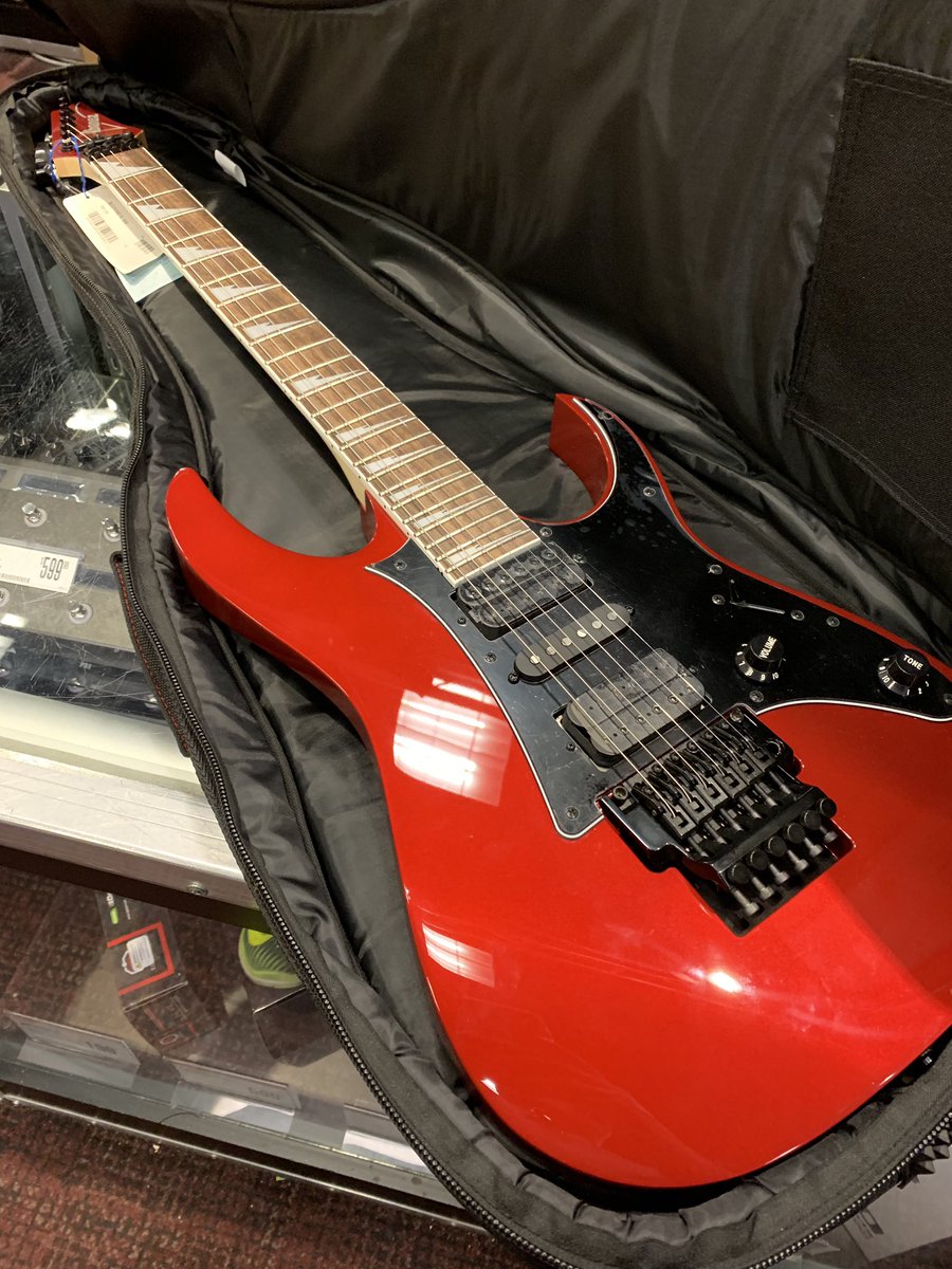 AbelisBatman's tweet image. After foolishly pawning and losing my guitar 25 years ago #Ibanez did a reboot on the RG550DX. Love everything about this guitar! #CandyAppleRed HBD2me