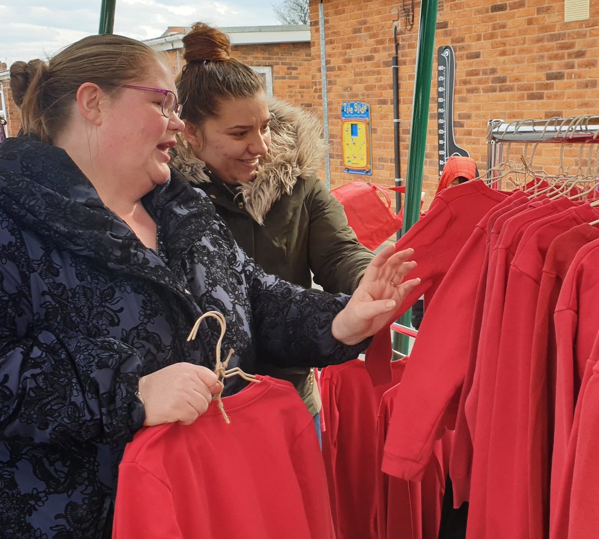 BirkwoodPrimary's tweet image. Our 1st ever pre loved uniform shop was a great success! Thanks for your support #incrediblecommunity ❤ #recycle #earthmatters 🌍 1 of 2