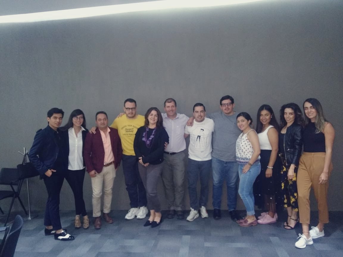 HilarioMX's tweet photo. Hoy por la mañana, por invitación de @turismo_leon participamos en un focus group con diseñadores y creativos de la ciudad de León, para detectar oportunidades para el proyecto de turismo de compras de nuestra ciudad.
#ModaYNegocios https://t.co/H5CB8AzToX