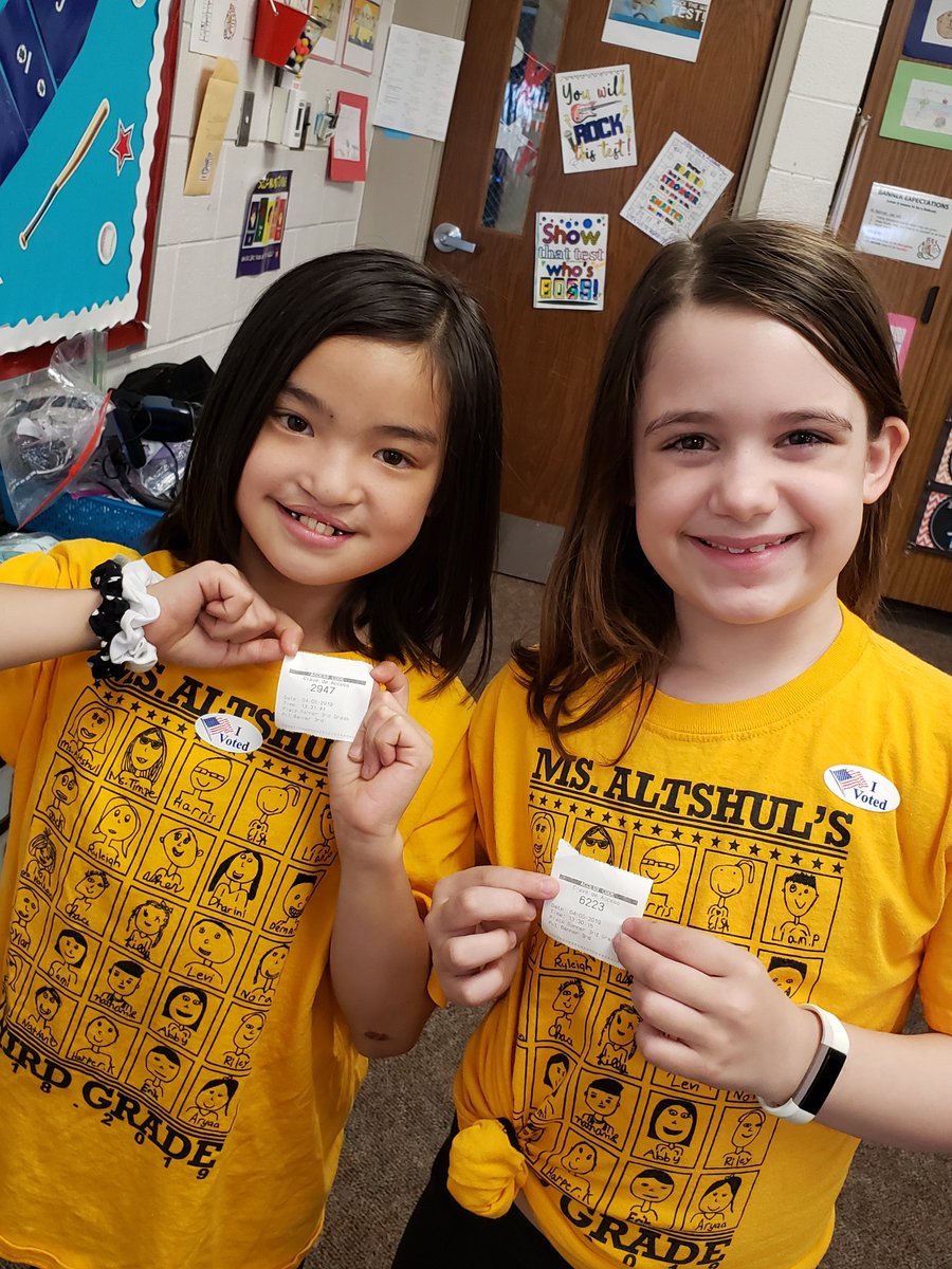 JessDeLuca3's tweet photo. We had an incredible experience today! Mrs. Gannon, a manager of elections for Peoria county, came to our class to explain voting and allow us to cast our ballots using authentic voting machines! One student said, "I didn't know voting could be this fun!" #BannerFamily #323learns https://t.co/228YssN3ri