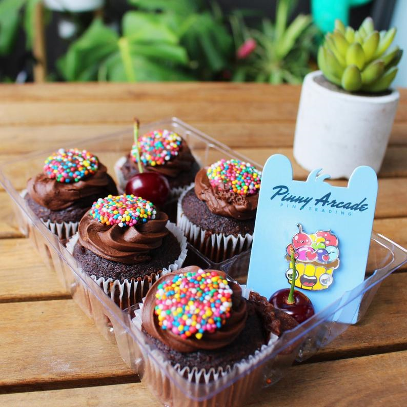 We are giving away a @Pinny_Arcade Cupcake Pin to one of our followers! All you have to do is follow us and RT this post to enter! A winner will be chosen on Monday, 4:30 PDT armor.ag/CupcakePin