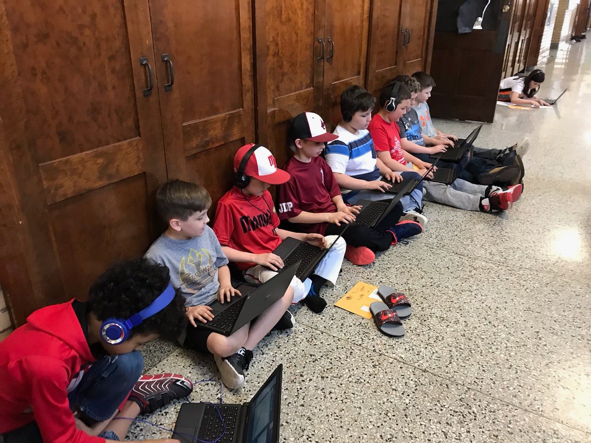 Hyde3rdG's tweet image. Rewarding our positive choices for the week! #guideddance #legos #coolmath #art #picassotiles @HydeElem