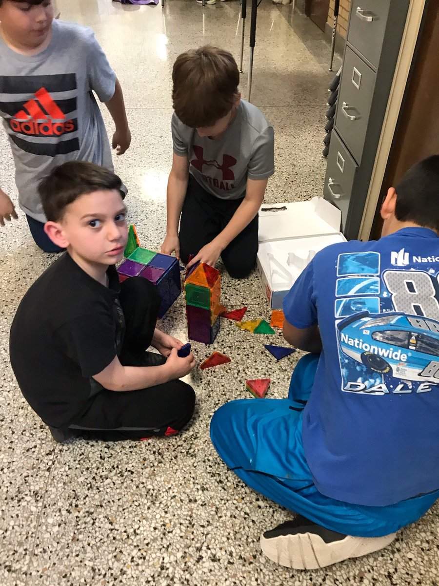 Hyde3rdG's tweet image. Rewarding our positive choices for the week! #guideddance #legos #coolmath #art #picassotiles @HydeElem