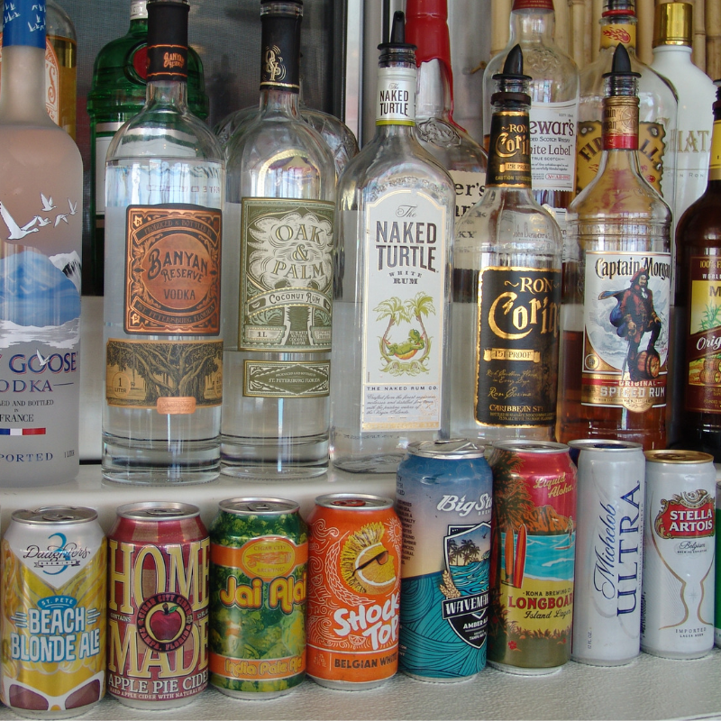 SailportTampa's tweet image. Local or imported? Whichever you prefer, @BigBambooBay has plenty of options for you to celebrate #NationalBeerDay on Sunday with #poolsidebeers. 🍺bit.ly/2BL4N3i