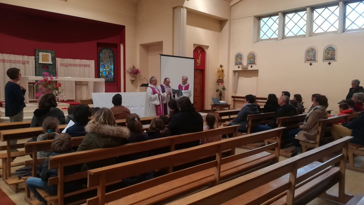 Le texte du Fils prodigue lu à 3 voix par les prêtres qui ont donné le sacrement de Reconciliation à nos futurs premiers communiants à la chapelle de Largenté... Merci pour leur accompagnement !