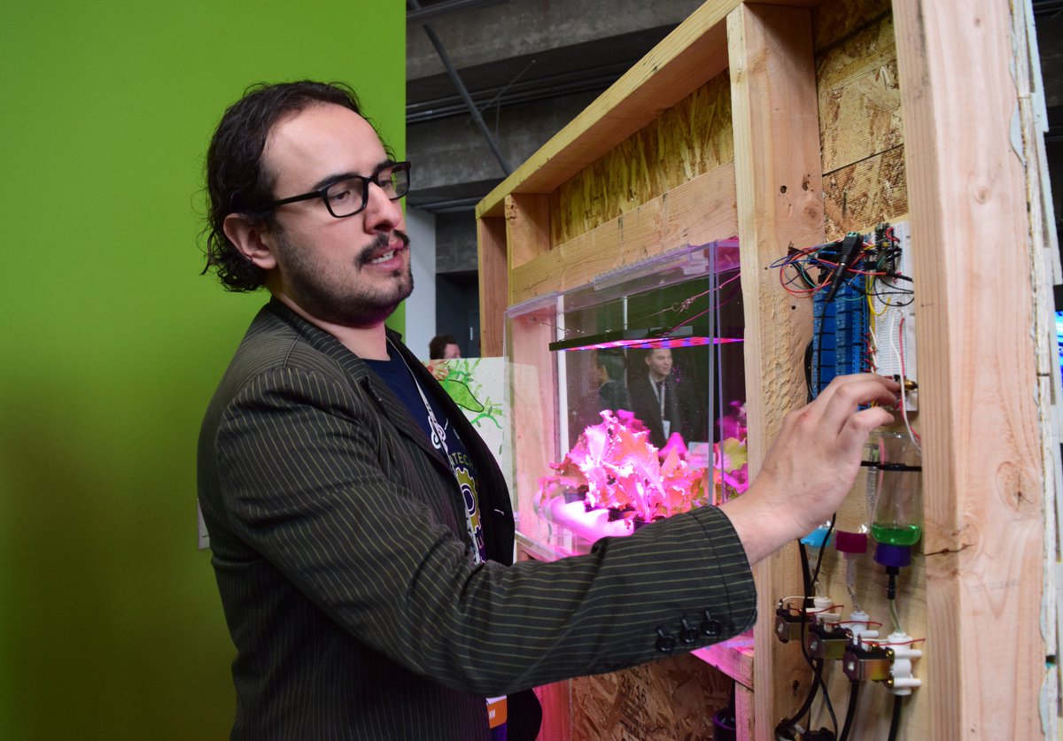 MaseehCollege's tweet photo. Our students are INCREDIBLE. Creating devices for fighting fires, converting gas engines to hydrogen engines, clean air on-the-go, living windows to grow plants, and device clean plastic from oceans and rivers. @tfnw #tfnw19 #tech #cleantechchallenge @MMEpdx @EcePdx https://t.co/sdXmY9twYa