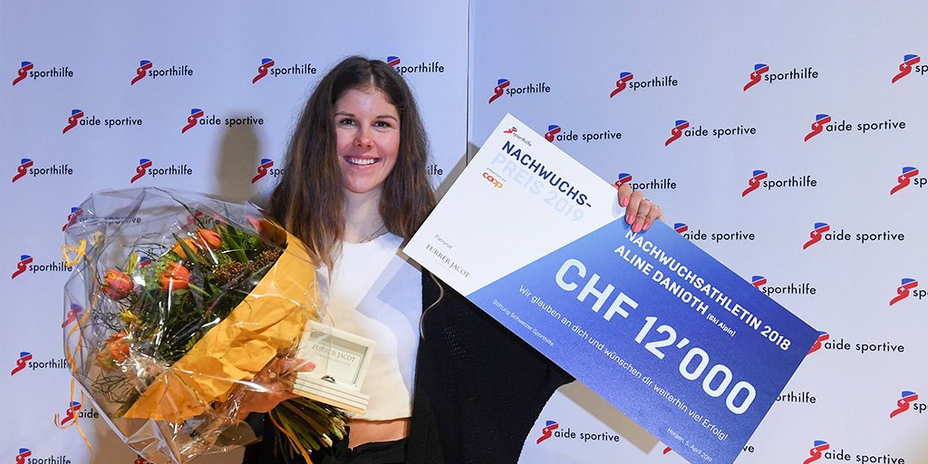 L’Aide sportive décerne à Aline Danioth le titre du Meilleur espoir suisse féminin 2018. La skieuse s'est hissée sur la plus haute marche du podium en combiné alpin lors des championnats du monde juniors de 2018. Toutes nos félicitations ! 👏 
#MeilleurEspoir #Aidesportive