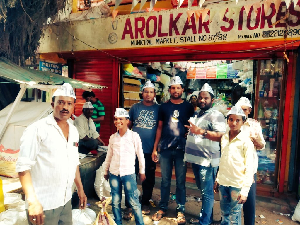 @AapMapusa in action for the Buzz Campaign at Mapusa Market. This Market is a special market on Fridays famous all over Goa for best local produce. Tremendous response for the already well known @ShekharNaik59 , candidate for @AAPGoa Mapusa By Poll. #Goa #Elections2019 #Mapusa