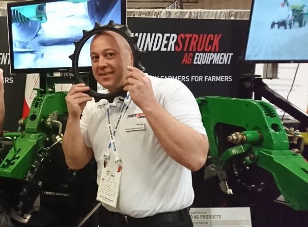 ThunderstruckAg's tweet photo. When you get to booth 1027 you'll be greeted by @JeremyM_Ag, he knows the products and will answer all of your questions.
He's gotchew.😎👍
#Plant19 #OKCFarmShow
@CopperheadAg @YetterFarmEquip @mudsmithGW https://t.co/MuibuShLCn