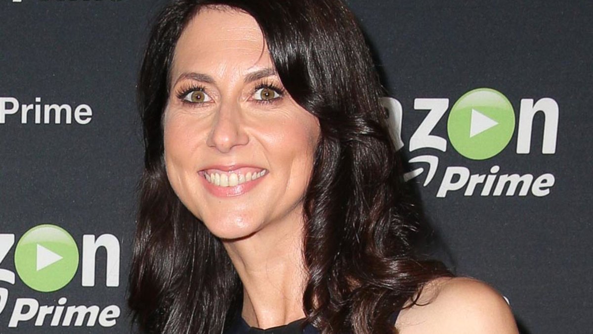 TheOnion's tweet image. MacKenzie Bezos Gains Huge Win In Divorce Settlement After Successfully Retaining No Stake In ‘Washington Post’ trib.al/vMRg5wz