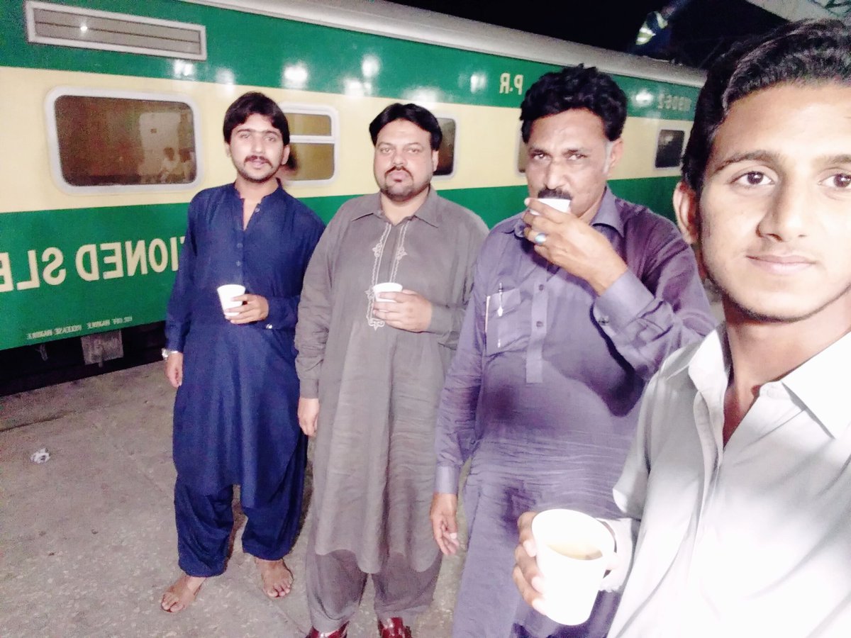 AdnanChandPPP's tweet image. #DrinkingTea At #Rohri
#TeaTime 😉👍