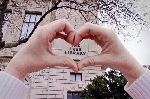 FreeLibrary's tweet photo. In honor of #NationalLibraryWeek kicking off on Sunday, we'll be sharing stories of the interesting ways Philadelphians use the library – and some of them just may surprise you! 

Look for them - and share your own! - using the #MyFreeLibrary hashtag: https://t.co/xiqvlKoL03 https://t.co/JAmjaAxaDS