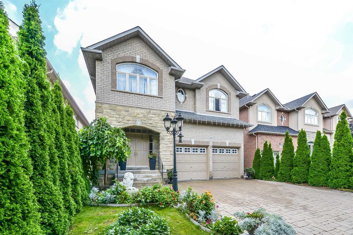 DiamondRealty_'s tweet photo. Featured today is 305 Weldrick Rd, this is a stunning 4 bedroom upgraded house in the heart of Richmond hill
https://t.co/jdgPCcdMNh https://t.co/DZvoJKS6v4