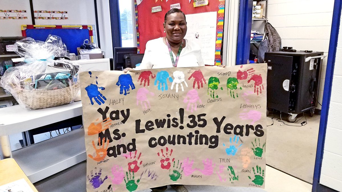 MrMac_ThePara's tweet photo. Congratulations to Ms. Lewis on 35yrs of service as a Paraprofessional in the Red Clay School District. It is a huge honor to work with such a wonderful person. The Meadowood program is lucky to have her. @teamredclay @RedClaySchools @MeadowoodRC @MeadowoodAp https://t.co/w5uTDKg7Wm