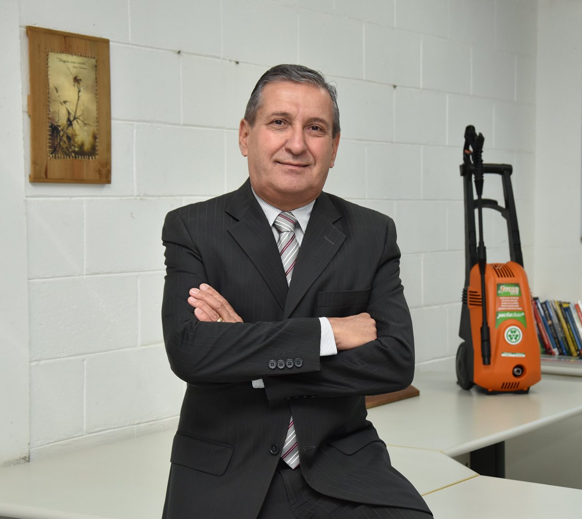 ViaPublicaCom's tweet photo. #DiaMundialdaSaúde estimula uma análise das condições dos serviços nesta área e uma reflexão sobre o papel das pessoas na prevenção e transmissão de doenças. O artigo é de Antonio Luis Francisco (PJ), da #JactoClean. 🧹🧽🧼https://t.co/jvS5LcevPZ https://t.co/79cGQH9KMg