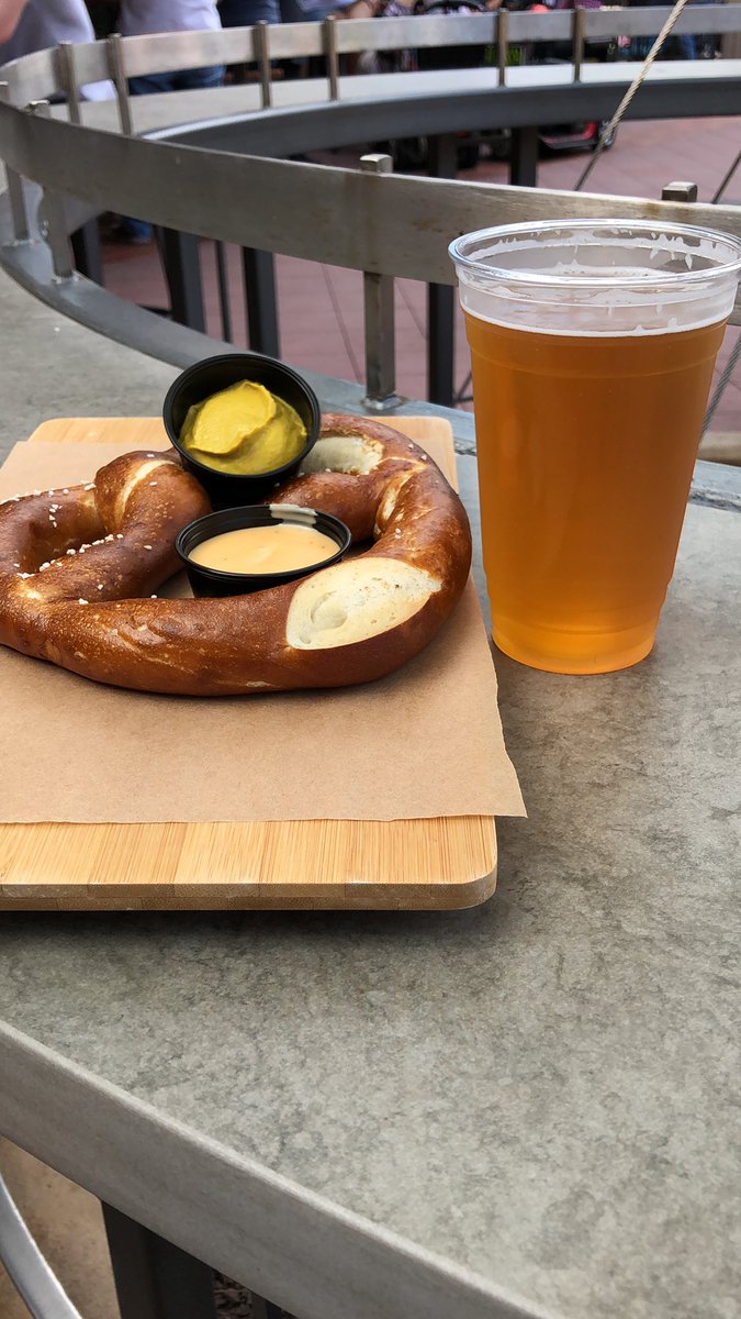 RunDisneyDude's tweet image. Finally getting a little bit of downtime. #StarWarsHalf #RivalRun #CarbUp