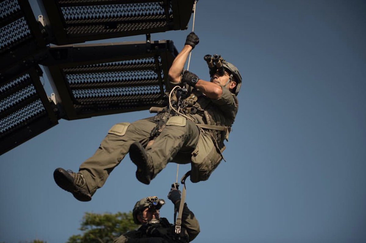 Patriot3Inc's tweet photo. Members of @browardsheriff #SWAT team conduct rappel training from their MARS Elevated Tactics System.
#patriot3 #elevatedtactics #MARS #browardcountysheriff #bcso #rappelling #rapidentrysystem #bsoswat #tacticalassaultladder #lawenforcement #sheriff #tactical https://t.co/ifa1KAJnhr