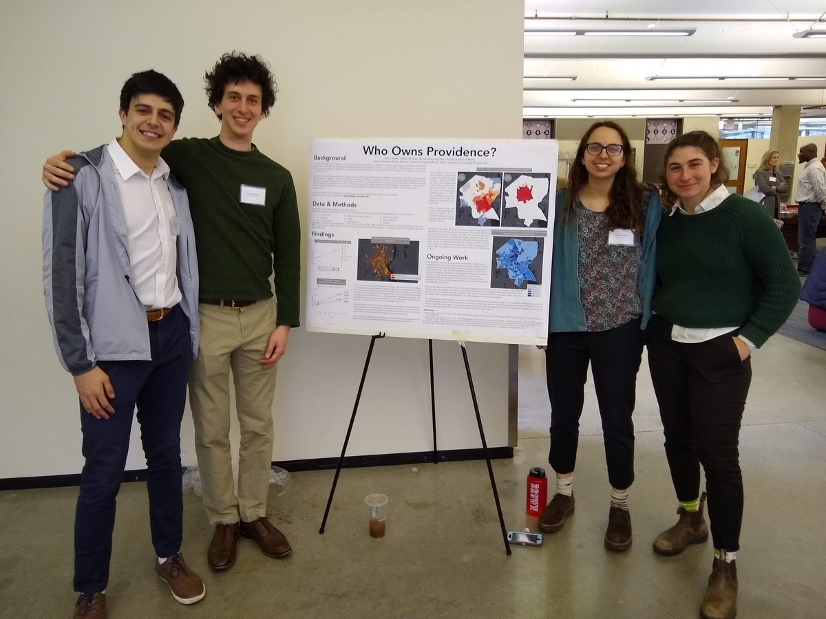 SwearerCenter's tweet image. .@BrownUniversity students present "Mapping Providence," a community-centered research project focused on issues of social equity and the built environment, at the #EngagedScholarship &amp;amp; #SocialJustice Undergraduate Research Conference @HarvardPBH. @BrownandProv