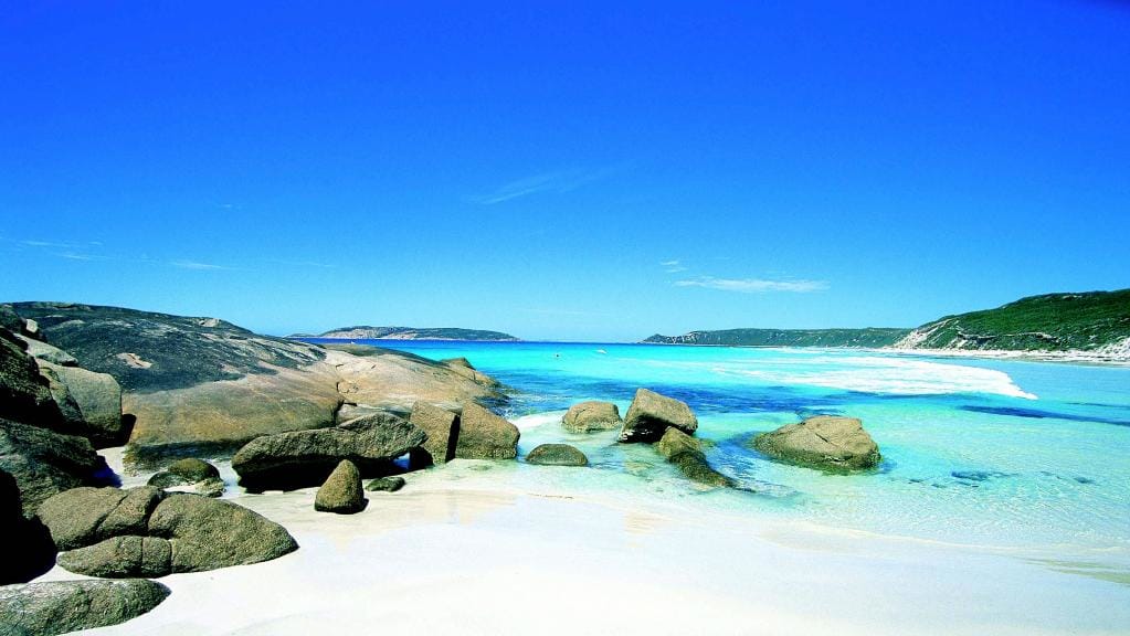 RunCharlieLtd's tweet photo. FUN FACT FRIDAY...
Australia's coastline stretches almost 50,000 km and is linked by over 10,000 beaches, more than any other country in the world. More than 85% of Australians live within 50 kilometres of the coast. You could visit a different beach every day for over 27 years. https://t.co/wMWbvTYw4J