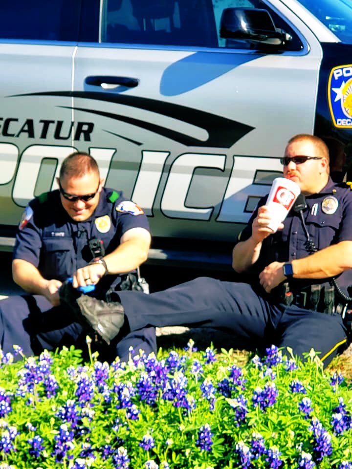 DecaturPD's tweet image. #BackTheBLUEbonnets #onlyintexas #policeofficers #wefinallygotaQT