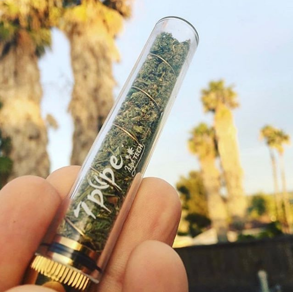 7pipe's tweet photo. Anytime, Anywhere. Where is your favorite place to spark up? https://t.co/0joY8AJIAX #7pipe #TwistyGlassBlunt https://t.co/uEijjdnEjp