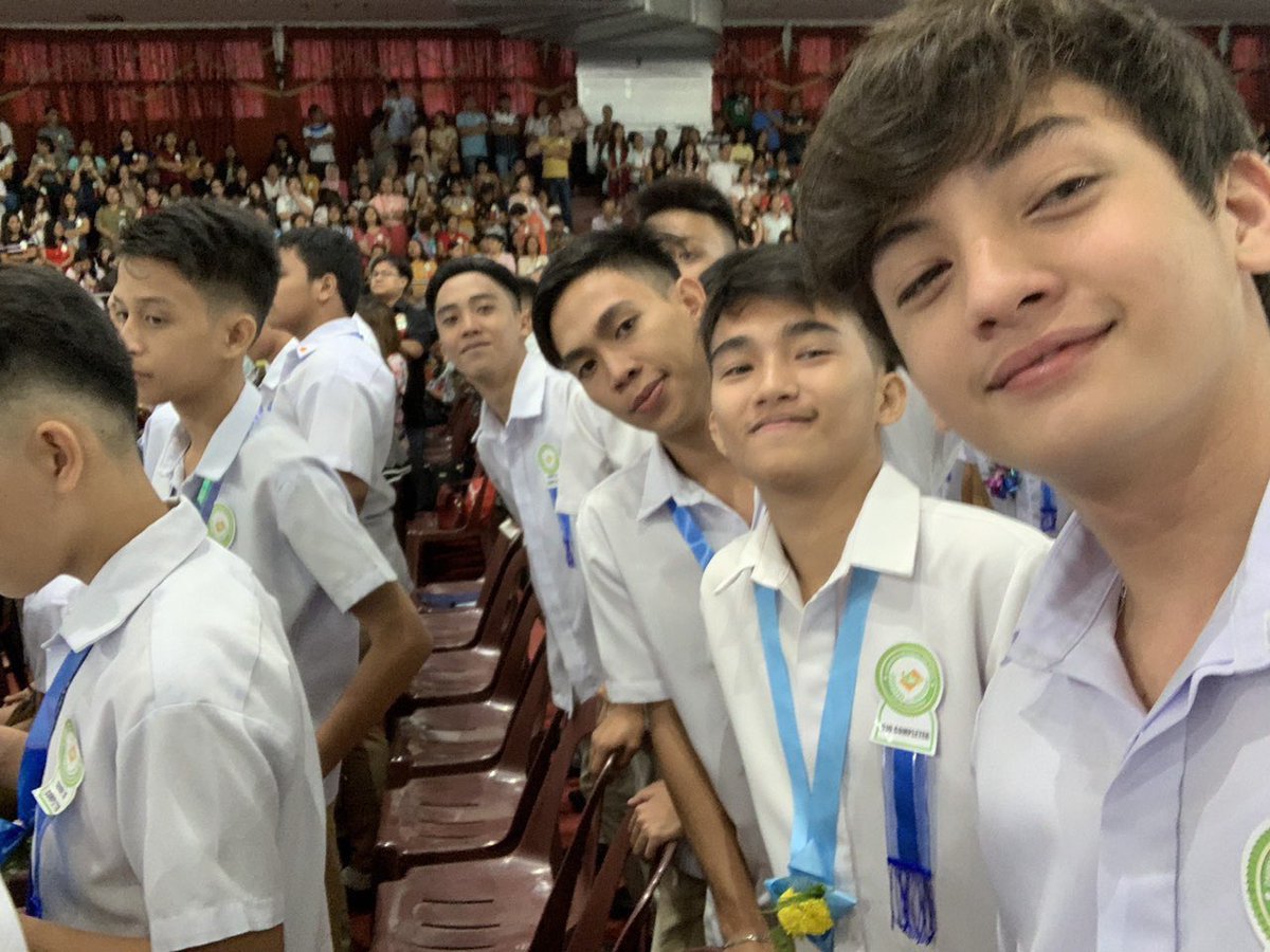 starhuntabscbn's tweet photo. Congratulations on your graduation, Seth! We wish you bigger and brighter opportunities! ✨🎓

Your Star Hunt Family is proud of you! ❤️ https://t.co/wVUByRmB2v